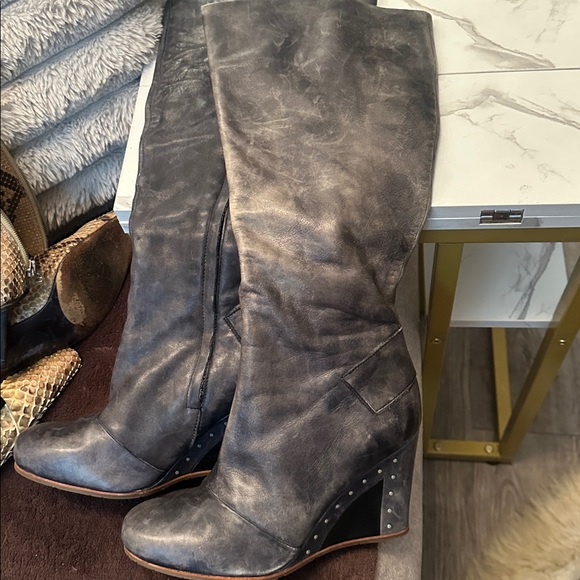 Authentic UGG RARE  Distressed  bluish Greyish Beautiful Wedge Boots 8 1/2 - 9 🎉 - Picture 9 of 14